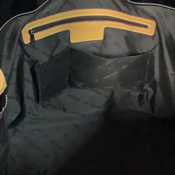 Arcadia Black & Tan Patent Leather Large Tote Textured Design and Leather Straps - Picture 7 of 15